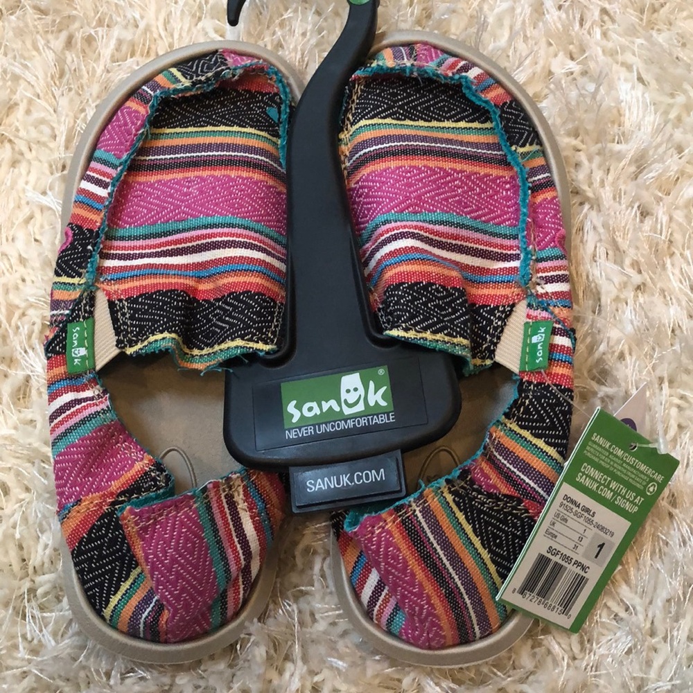 Sanuk sidewalk surfer. Girls size 1